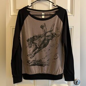 Women’s long sleeve western lightweight t-shirt.  Size medium.